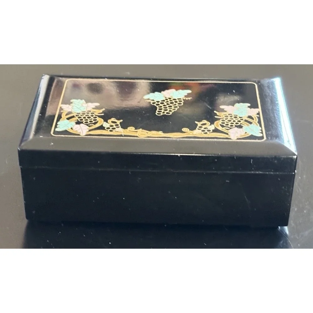 South Dakota Gold Co Lacquer Jewelry Box w Mirror Black Hills Small Grape Design